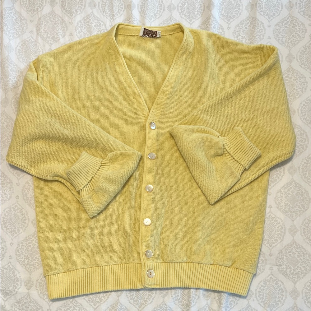Vintage Men’s Butter Yellow Cardigan - Picture 9 of 9